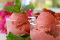 Замороженный клубничный йогурт