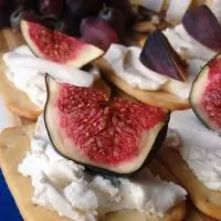 Канапе с горгонзолой и инжиром