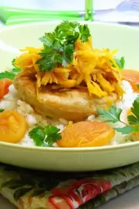 Мясо, тушеное с курагой