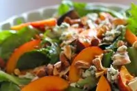 Салат с нектарином и сыром