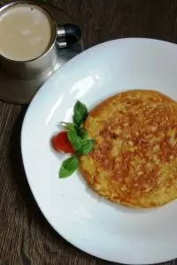 Испанская тортилья с картофелем и луком