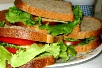 Сэндвичи с курицей и беконом