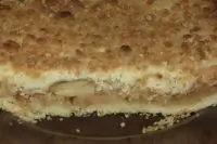 Рассыпчатый яблочный пирог с корицей