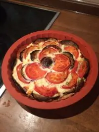 Творожный киш с баклажанами и томатами