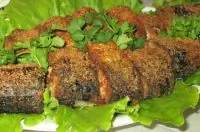 Запеченная скумбрия в сухарях
