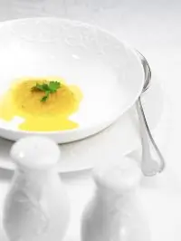 Суп из моркови, кинзы, яблока и капусты