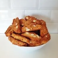 Кантуччи с миндалем и цедрой апельсина