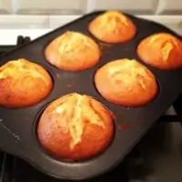 Маффины с персиками