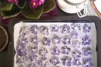 Засахаренные фиалки