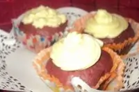 Капкейки со свеклой и апельсиновым кремом