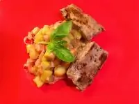 Ревень с луком-шалот и говяжьей печенью