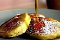 Яблочные оладьи с ванилью