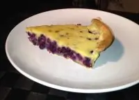 Открытый пирог с голубикой