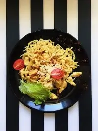 Спагетти карбонара с курицей