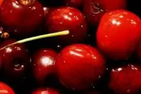 Диетическая творожная запеканка с вишней