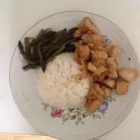 Курица со спаржей в яблочном соусе