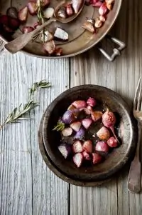 Запеченный редис с соевым соусом