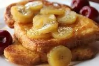 Тосты с бананово-карамельным соусом