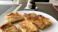 Тиропита (Греческий пирог с брынзой и зеленью)