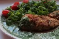 Куриная грудка, фаршированная сыром и зеленью