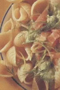 Кончильетте с сыром маскарпоне и лососем