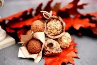 Большие трюфели с арахисовой пастой и карамелью