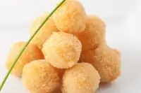 Сырные шарики на сковороде