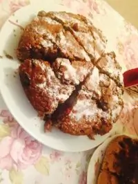 Пышный вишневый пирог на скорую руку