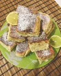 Лимонные пирожные в сахарной пудре