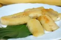 Бананы в карамели из сахара