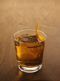 Коктейль «Закапа-ром-фэшн» (Zacapa Rum Fashion)