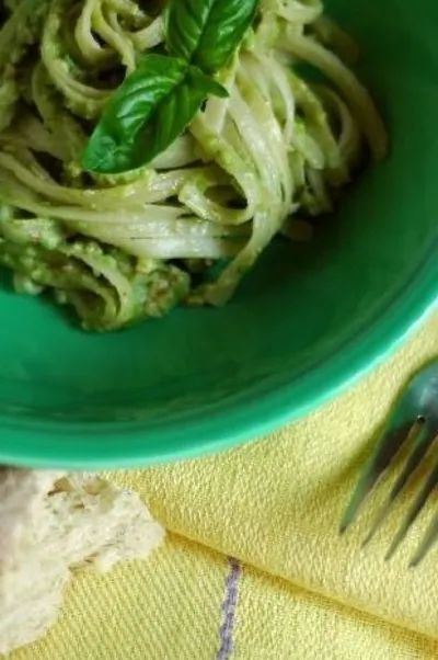 Паста с лососем и песто из цукини