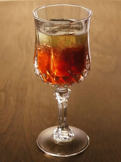 Коктейль «Кир-рояль» (Kir Royal)