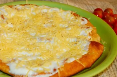 Лангош (Венгерская лепешка)