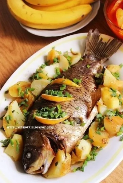 Запеченный карп с грибами