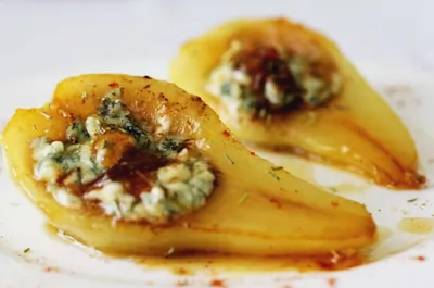 Карамелизированые груши с сыром