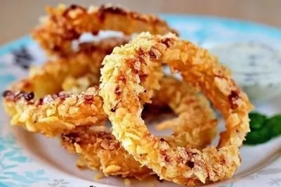 Запеченные в духовке луковые кольца