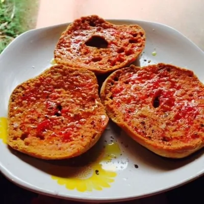 Фрезелле с помидорами и чесноком