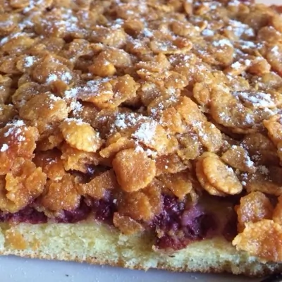 Вишневый пирог с кукурузными хлопьями