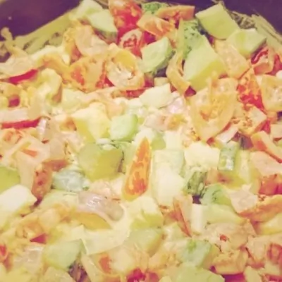 Салат летний с куриными яйцами