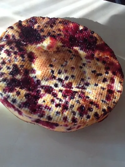 Ягодный пирог из кислого молока