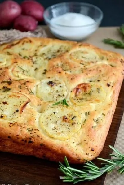 Фокачча с картофелем и розмарином