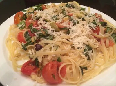 Спагетти крудо с давленными оливками