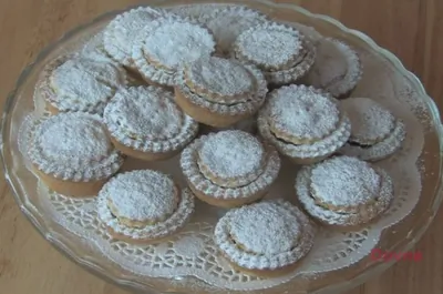 Рождественские корзиночки с джемом