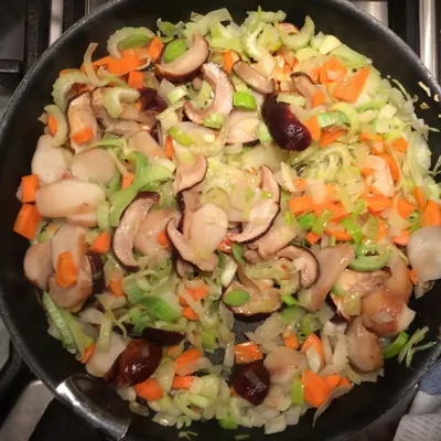 Суп из белых грибов с чечевицей