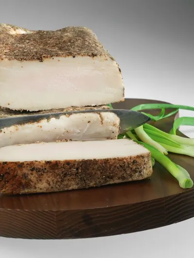 Сало с перцем