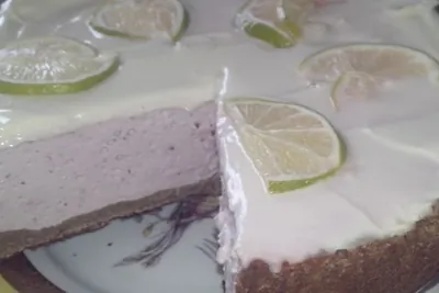 Фруктово-ягодный пирог с творогом