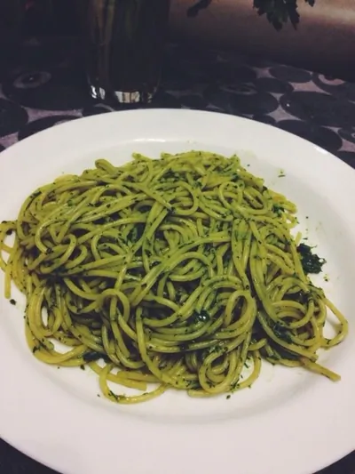 Паста с зеленью и чесноком