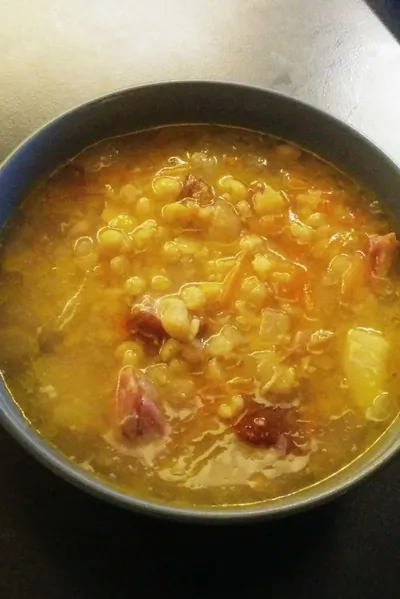 Гороховый суп с копчеными ребрами