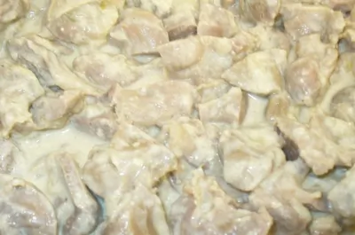 Дичь, тушеная в сметане